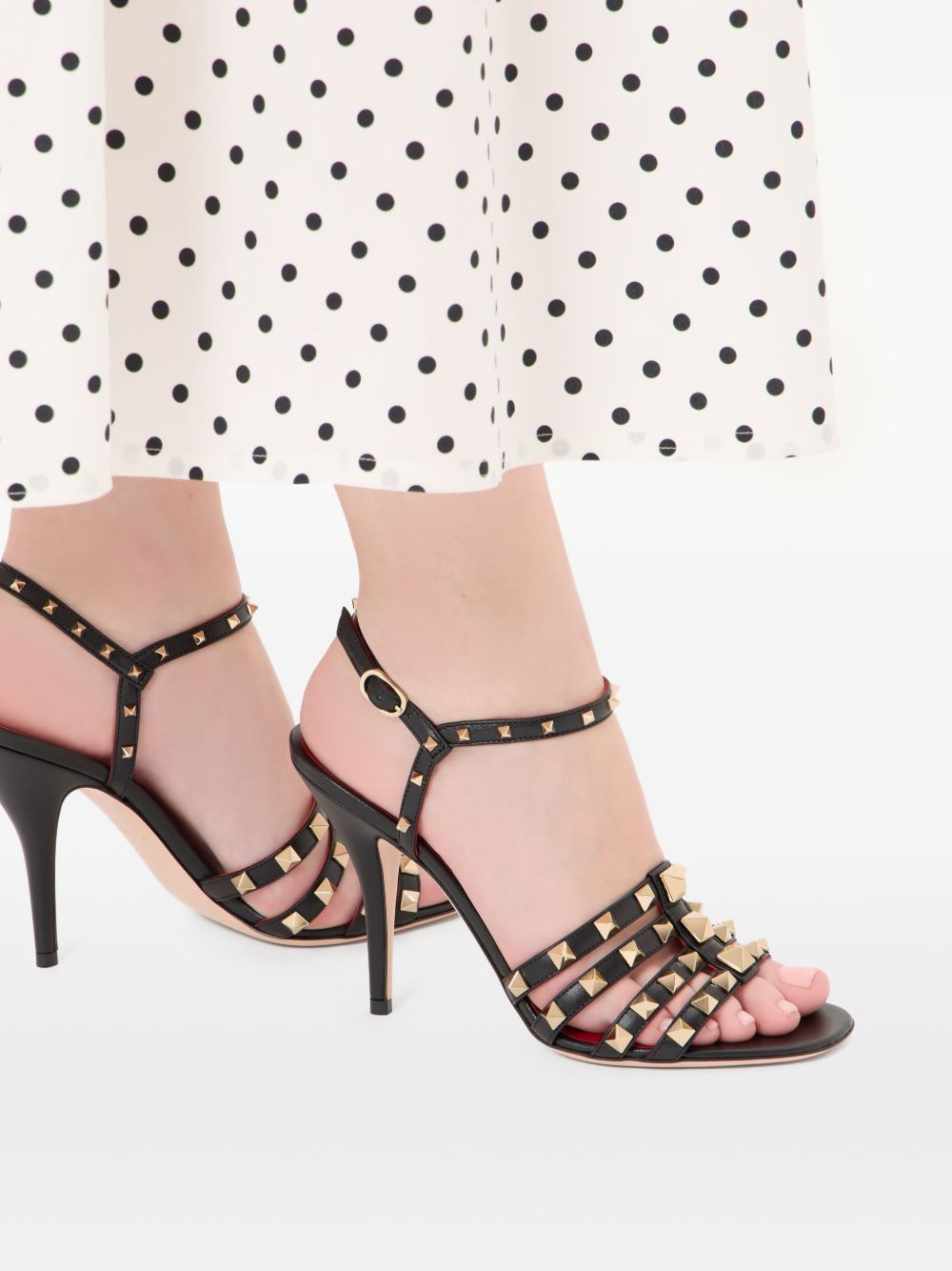 VALENTINO GARAVANI ROCKSTUD LEATHER SANDAL (BLACK)