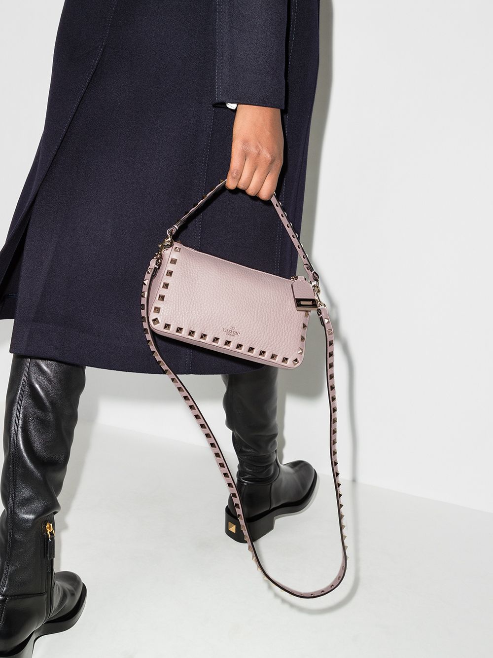 VALENTINO GARAVANI ROCKSTUD SMALL LEATHER BAG (PINK)